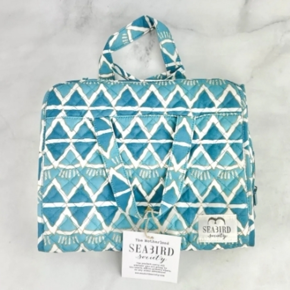 Seaside Society Hanging Toiletry Bag
